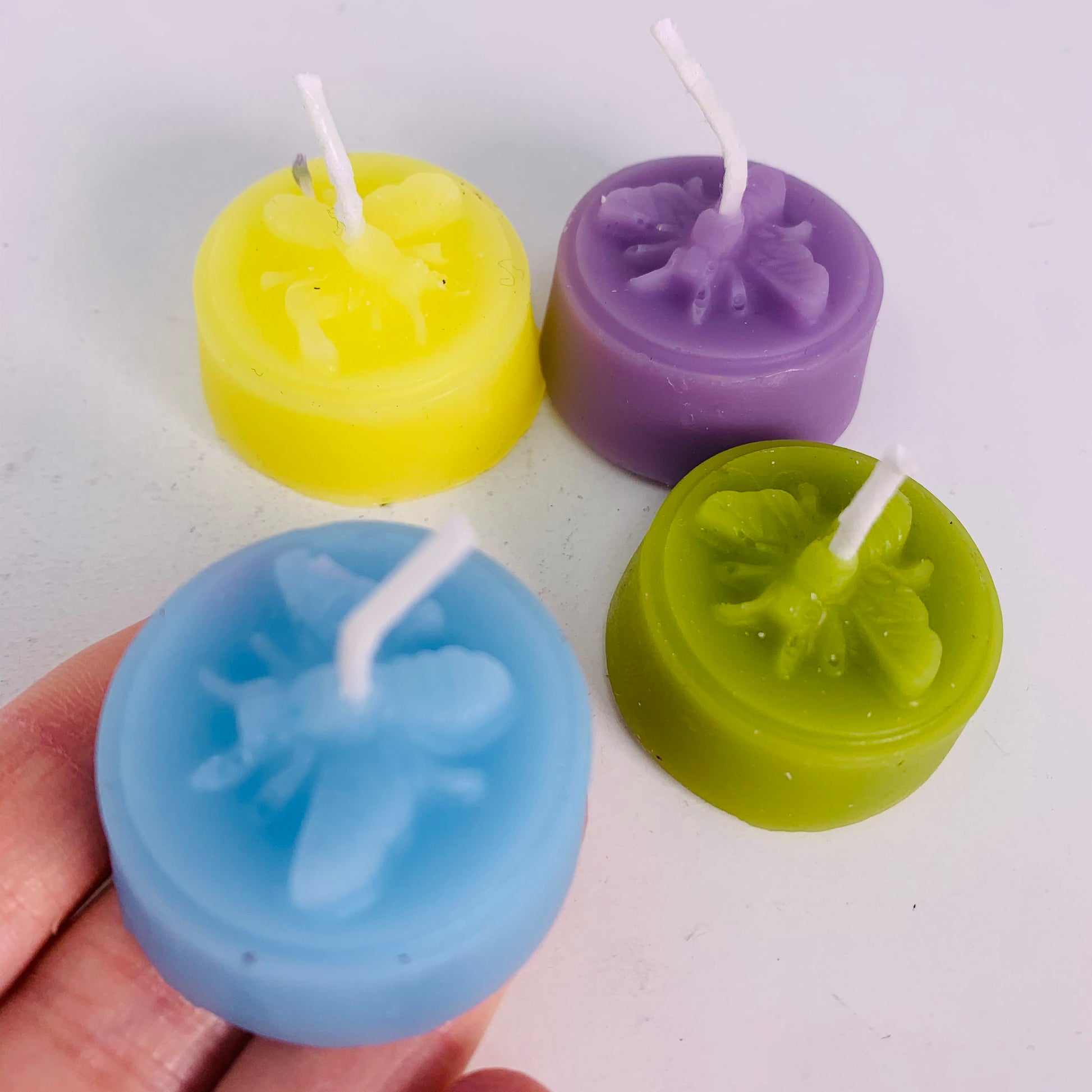 Beeswax Tea Lights (Various Colours)