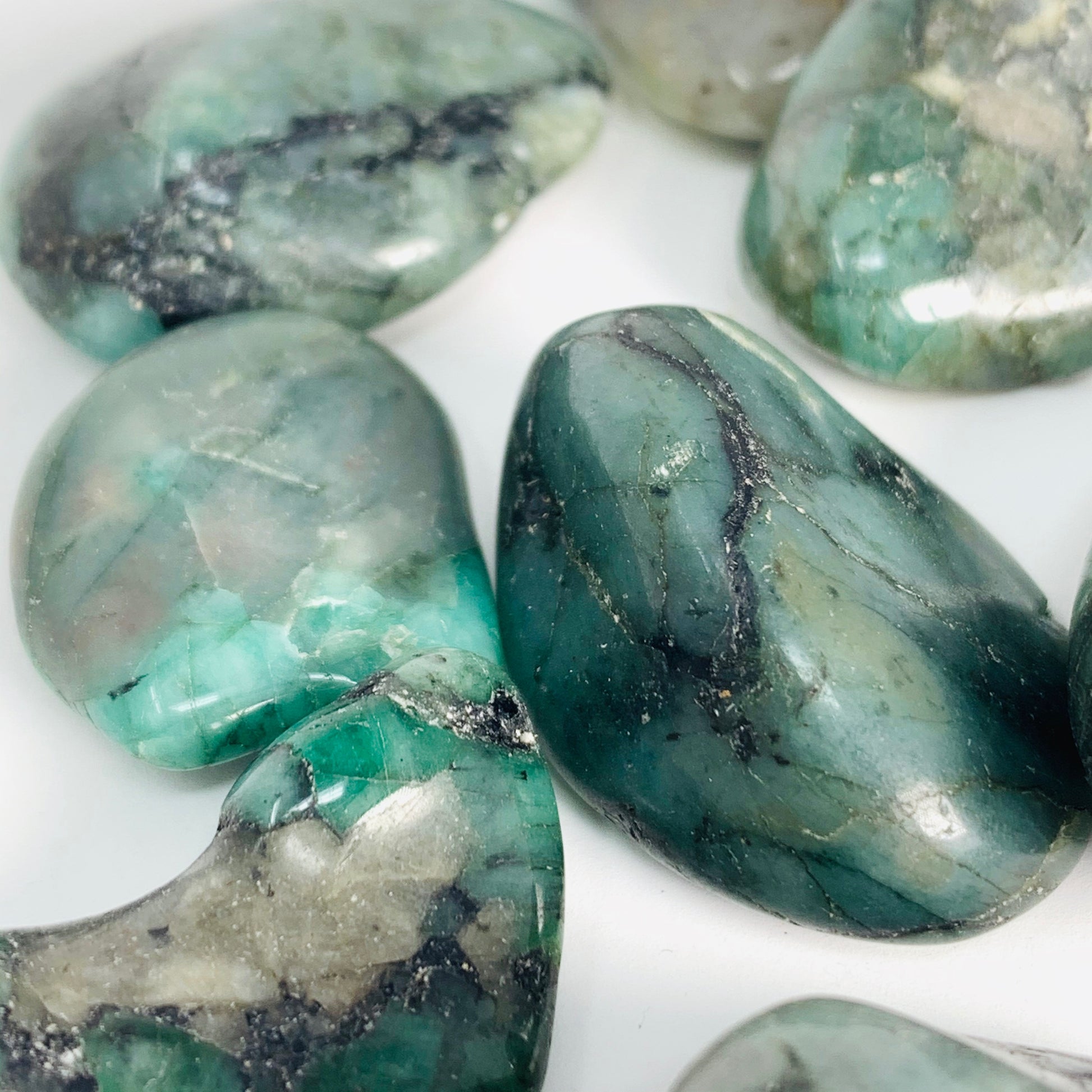 Emerald - Tumbled (2 sizes)