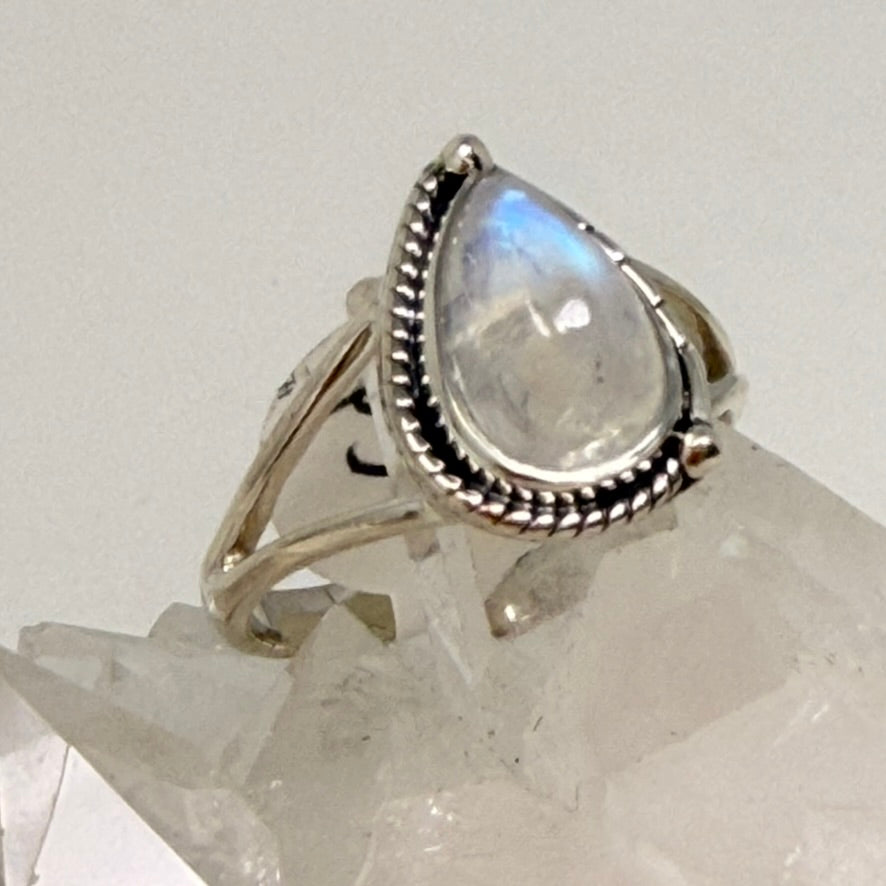 Ring - Rainbow Moonstone - Size 11