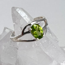 Load image into Gallery viewer, Ring - Peridot - Size 7

