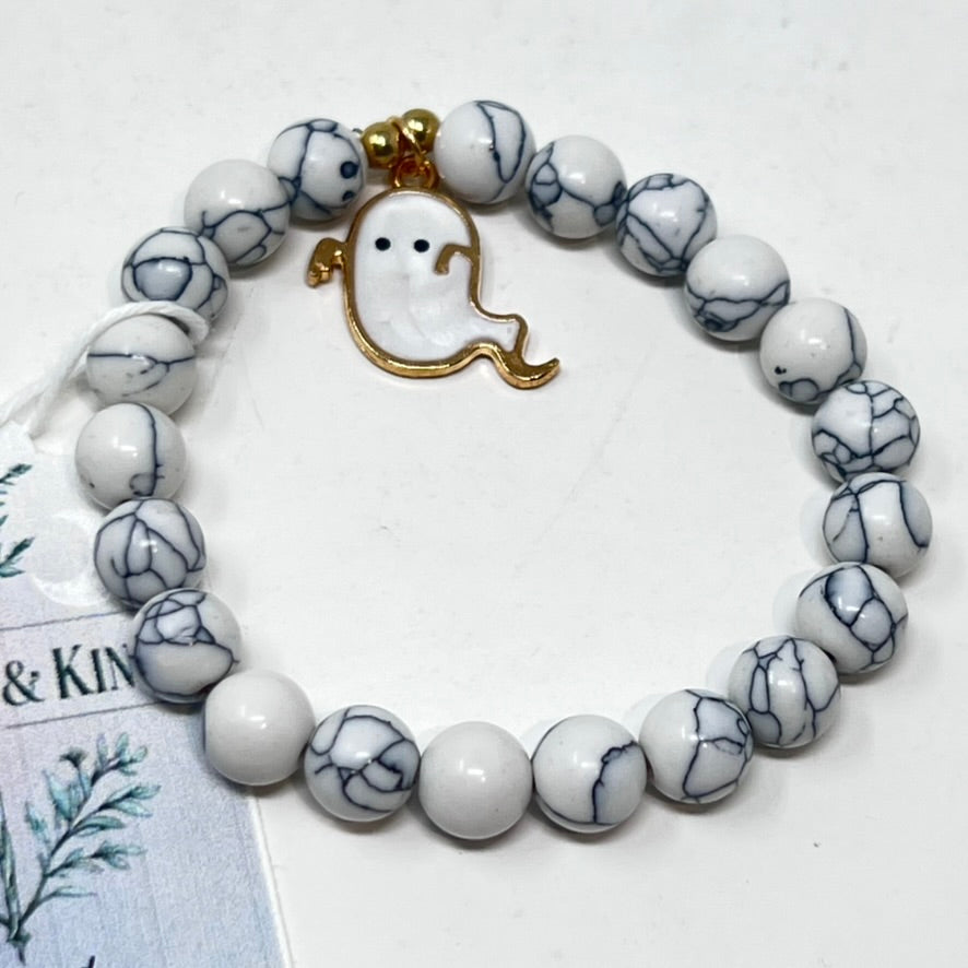 Bracelet by Cunning & Kind - HOWLITE with ghost!