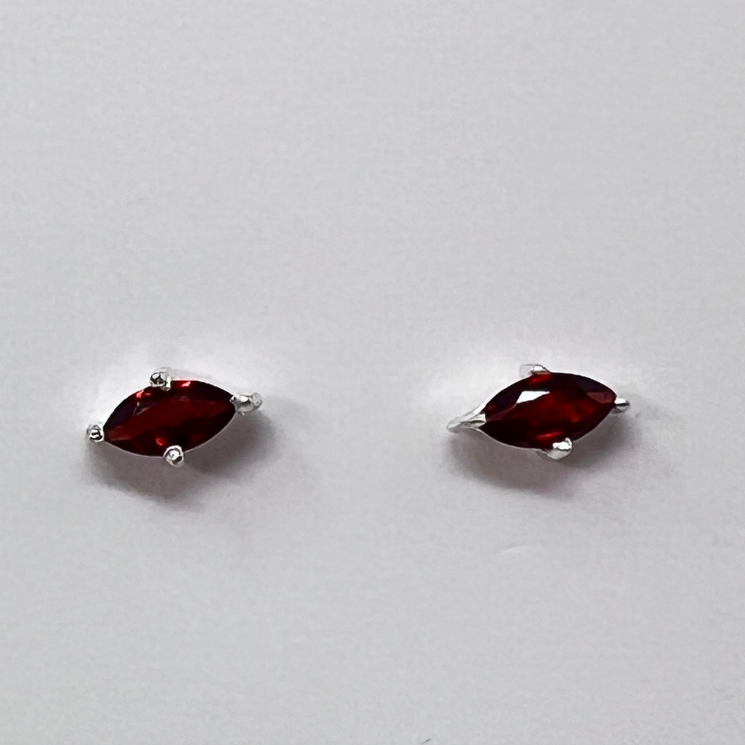 Earrings - Garnet (Eye)
