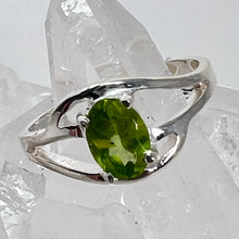 Load image into Gallery viewer, Ring - Peridot - Size 7
