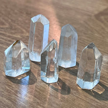 Load image into Gallery viewer, Clear Quartz - Standing Point (XS)
