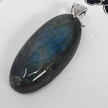 Load image into Gallery viewer, Pendant - Labradorite
