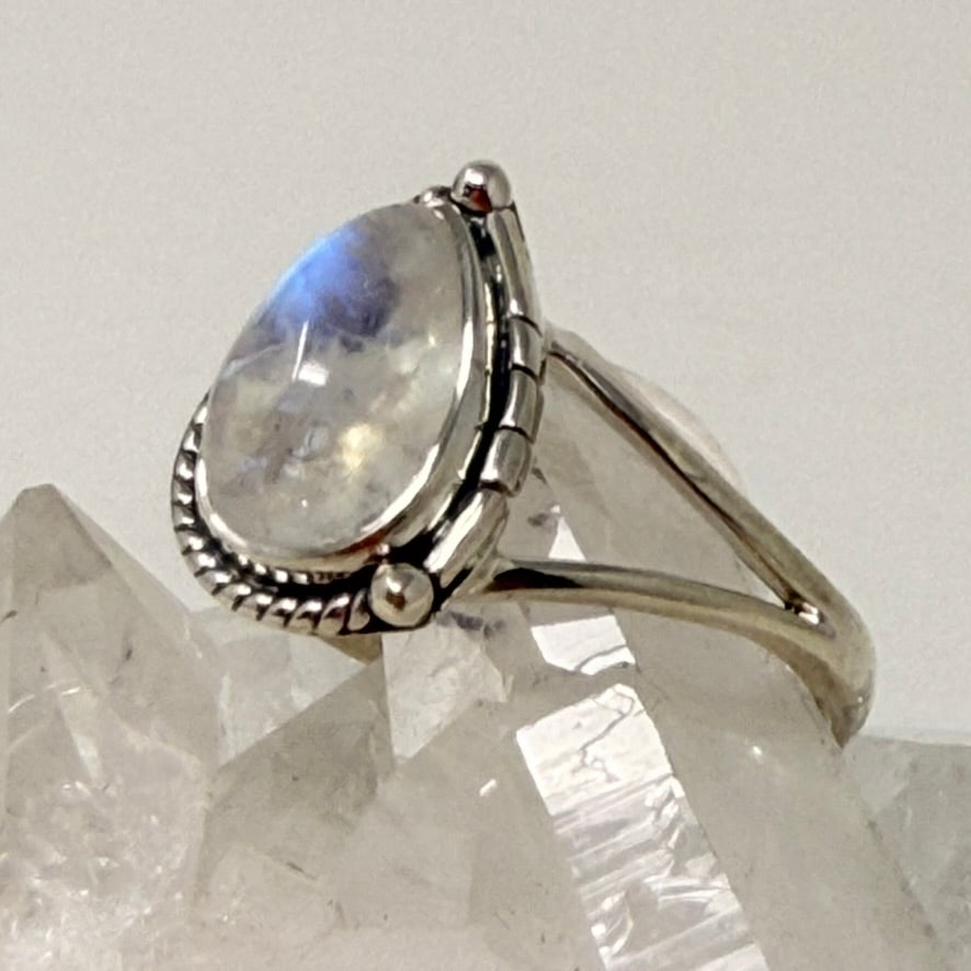 Ring - Rainbow Moonstone - Size 11