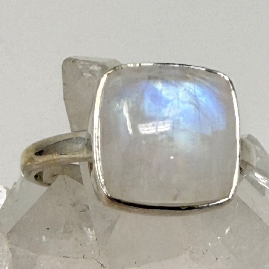 Ring - Rainbow Moonstone - Size 11