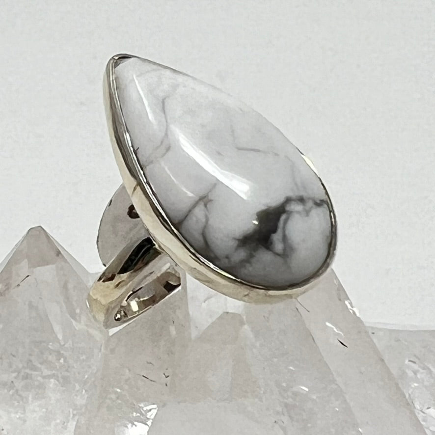Ring - Howlite - Size 7