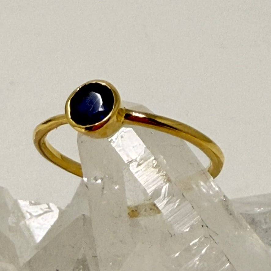 Gold Ring - Sapphire