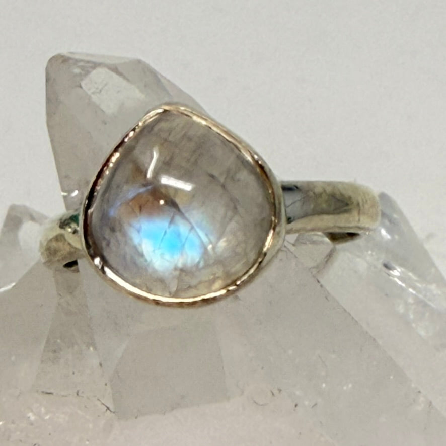 Ring - Rainbow Moonstone - Size 7