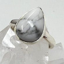 Load image into Gallery viewer, Ring - Howlite - Size 8
