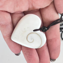 Load image into Gallery viewer, Shiva Shell Heart Pendant
