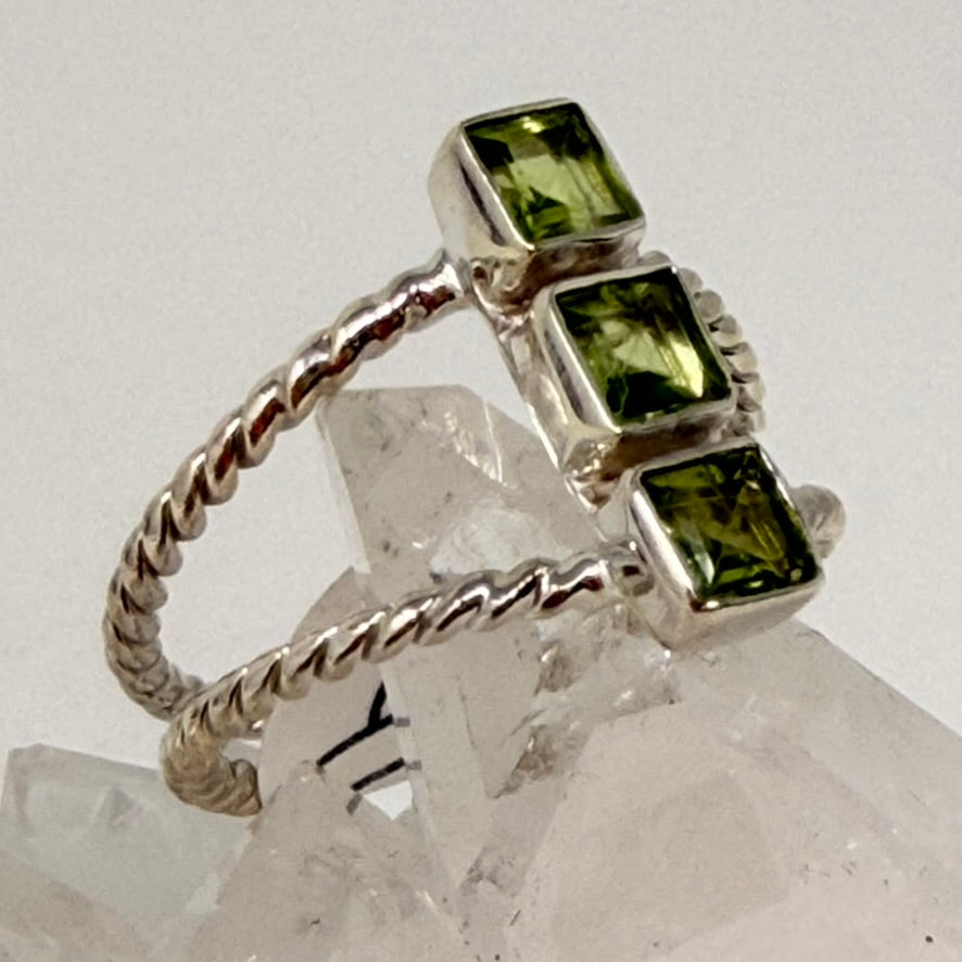 Ring - Peridot - Size 12