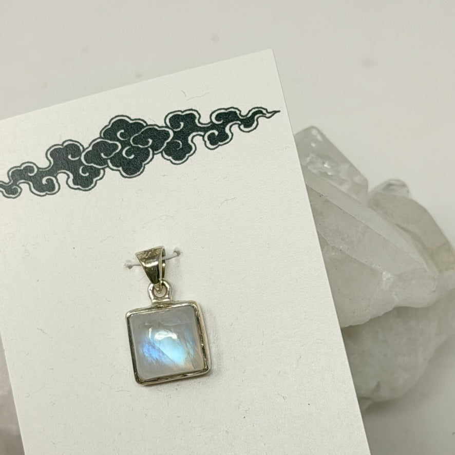 Pendant - Rainbow Moonstone