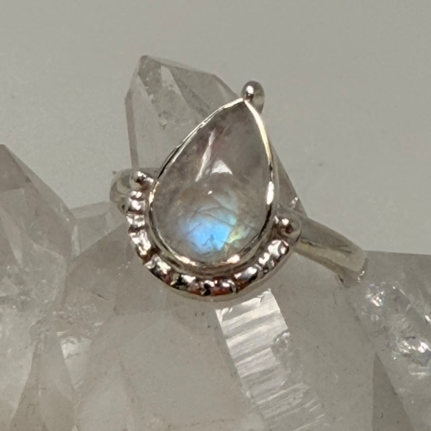 Ring - Rainbow Moonstone - Size 8