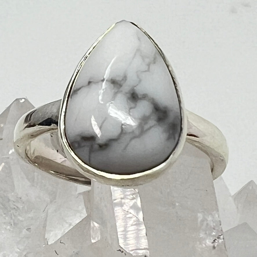 Ring - Howlite - Size 8