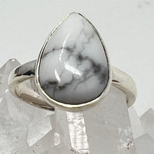 Load image into Gallery viewer, Ring - Howlite - Size 8
