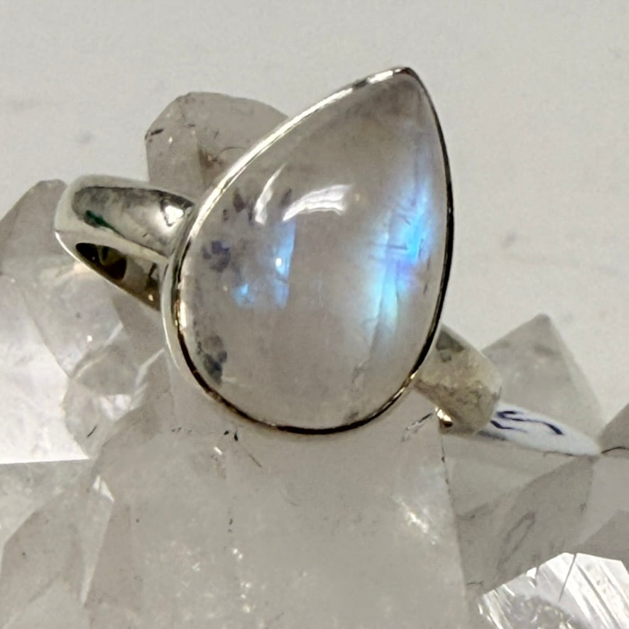 Ring - Rainbow Moonstone - Size 7