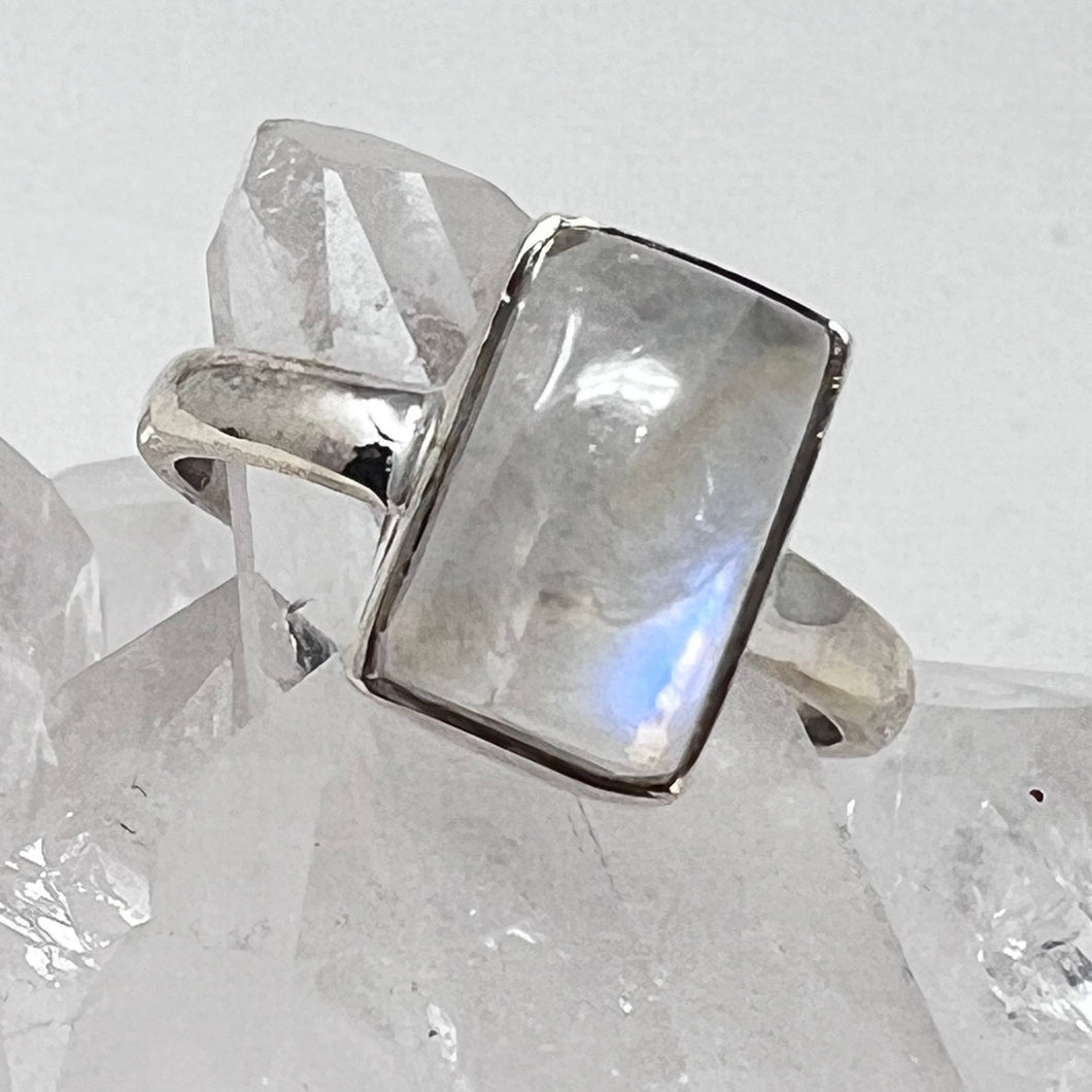 Ring - Rainbow Moonstone - Size 8