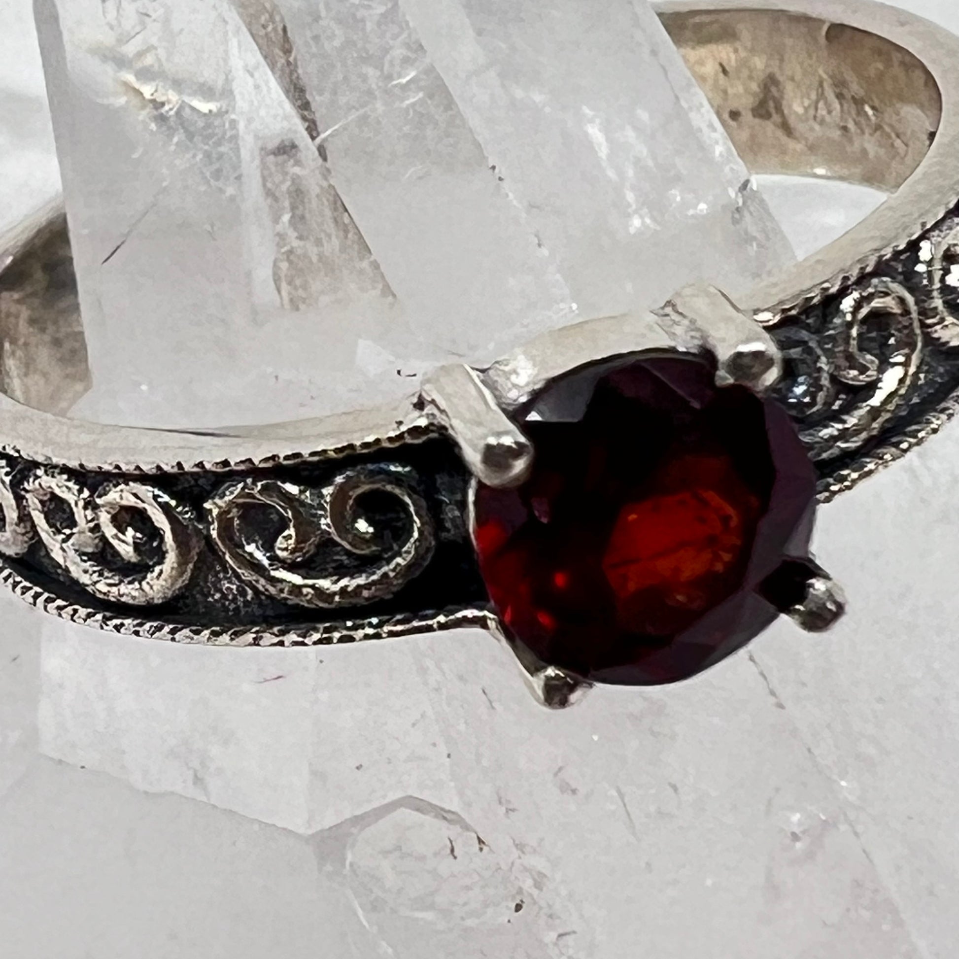 Ring - Garnet - Size 7