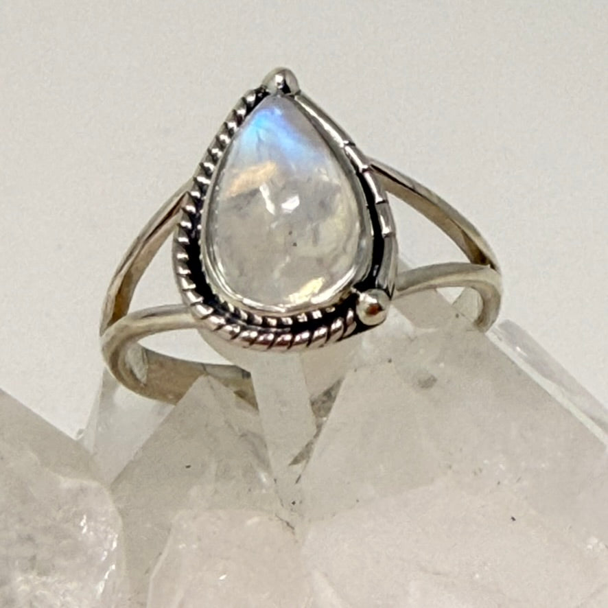 Ring - Rainbow Moonstone - Size 11