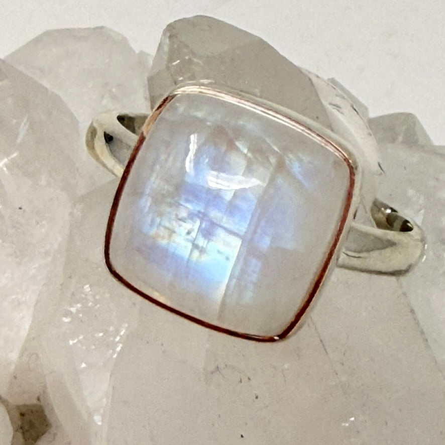 Ring - Rainbow Moonstone - Size 11