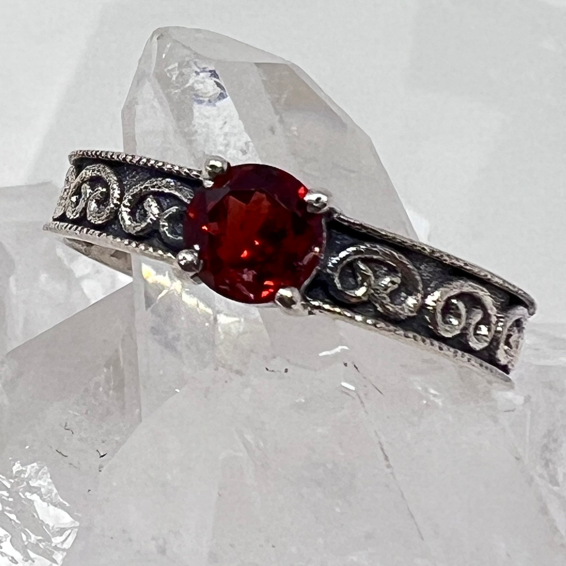 Ring - Garnet - Size 7