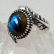 Load image into Gallery viewer, Ring - Labradorite - Size 7
