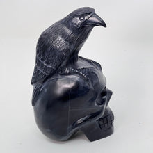 Load image into Gallery viewer, Raven on Skull (Black Onyx)
