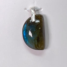 Load image into Gallery viewer, Pendant - Labradorite
