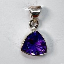 Load image into Gallery viewer, Pendant - Alexite
