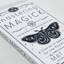 Load image into Gallery viewer, Mastering Magick by Mat Auryn
