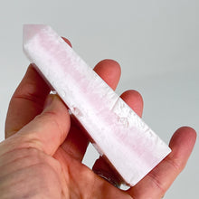 Load image into Gallery viewer, Mangano Calcite - Tower
