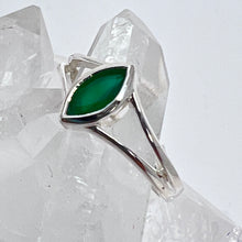 Load image into Gallery viewer, Ring - Emerald - Size 8
