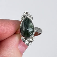 Load image into Gallery viewer, Ring - Seraphinite Size 5
