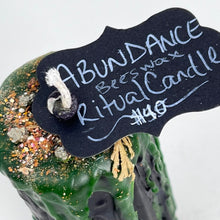 Load image into Gallery viewer, Beeswax Candle - Abundance  Ritual (Green)
