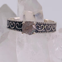Load image into Gallery viewer, Ring - Labradorite - Size 7 &amp; 8
