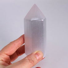 Load image into Gallery viewer, Selenite Generator Point 4&quot;
