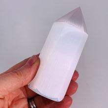 Load image into Gallery viewer, Selenite Generator Point 4&quot;

