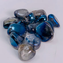 Load image into Gallery viewer, Aura Quartz (Blue) - Tumbled

