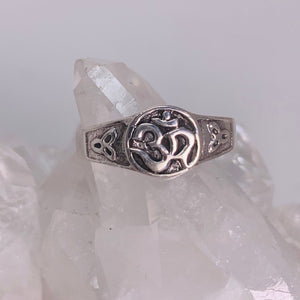 Ring - Om Size 8