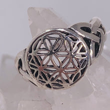 Load image into Gallery viewer, Ring - Flower of Life &amp; Pentacle - Size 6 &amp; 9
