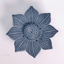 Load image into Gallery viewer, Water Lily Incense Holder
