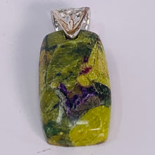 Load image into Gallery viewer, Pendant - Stichtite (Atlantisite)

