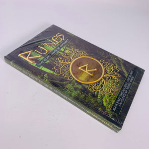 Runes | The Gods' Magical Alphabet by Lo Scarabeo (Book)