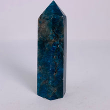 Load image into Gallery viewer, Apatite - Standing Point (2 sizes)

