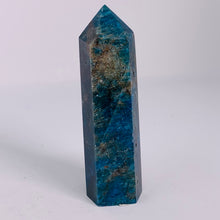 Load image into Gallery viewer, Apatite - Standing Point (2 sizes)
