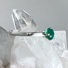 Load image into Gallery viewer, Ring - Emerald - Size 10
