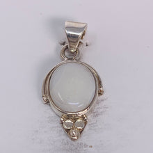 Load image into Gallery viewer, Pendant - Opal
