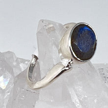 Load image into Gallery viewer, Ring - Labradorite Size 6
